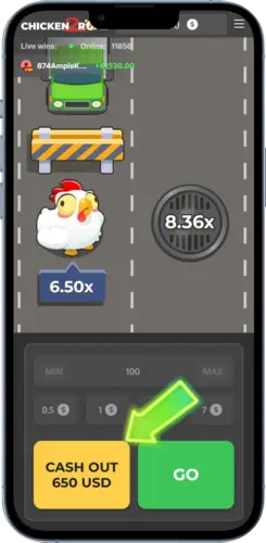 La gallina de Chicken Road 2 cruzando el paso de cebra en la carretera, con un multiplicador de 6.50x acumulado y los botones de Go y Cash Out activos.